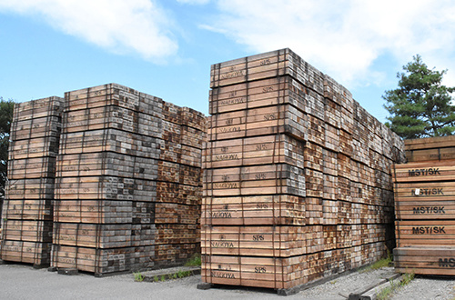 枕木用製材済原木